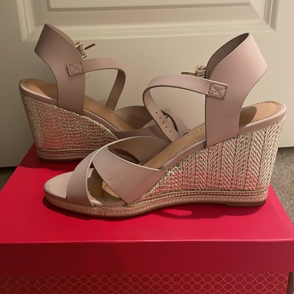 KELLY & KATIE: wedges - Picture 7 of 8